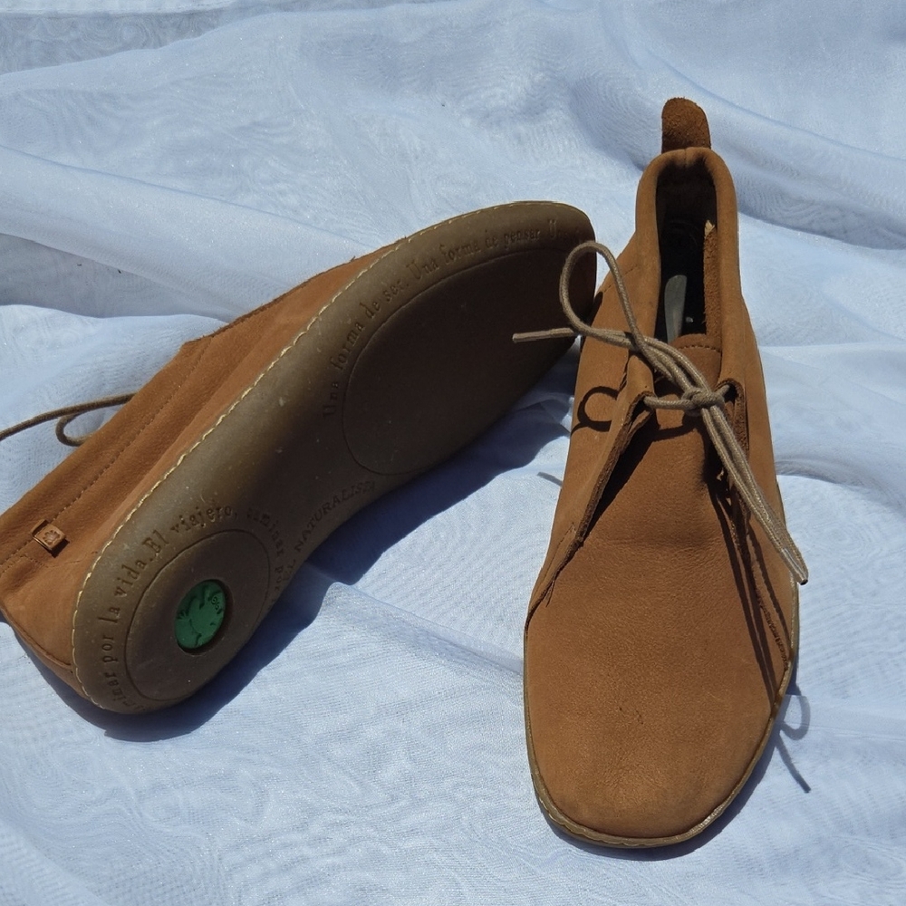 NWOT El Naturalista Womens Viajero Chukka Toffee